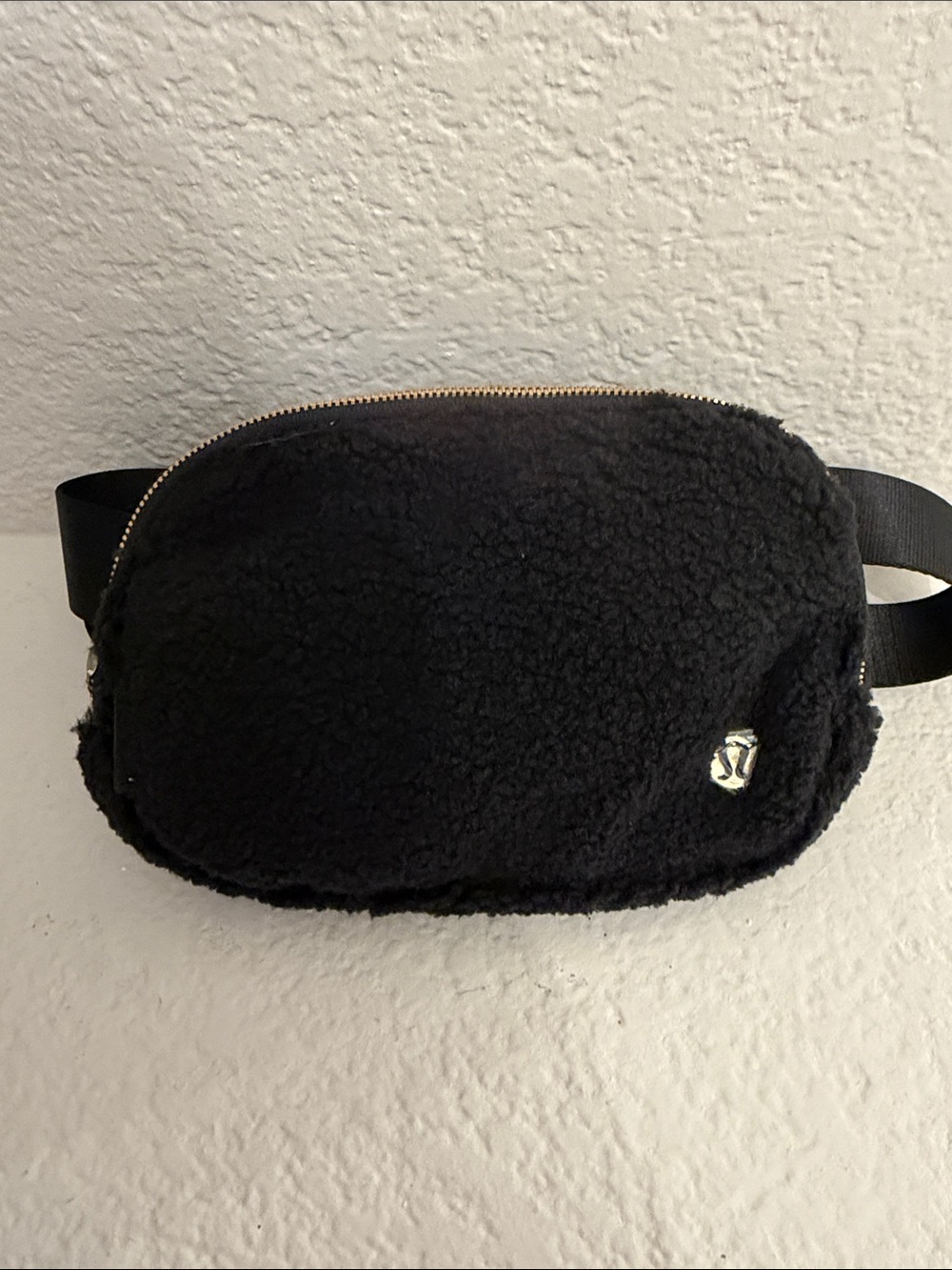 BNWT Lululemon Black Sherpa Belt Bag - Women's Fanny Pack